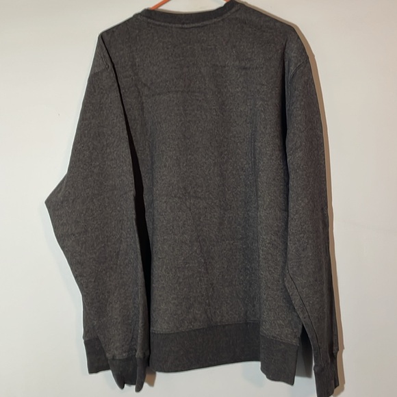 Eddie Bauer Men’s Heavyweight Crew Sweatshirt
Classic Fit - Picture 2 of 3